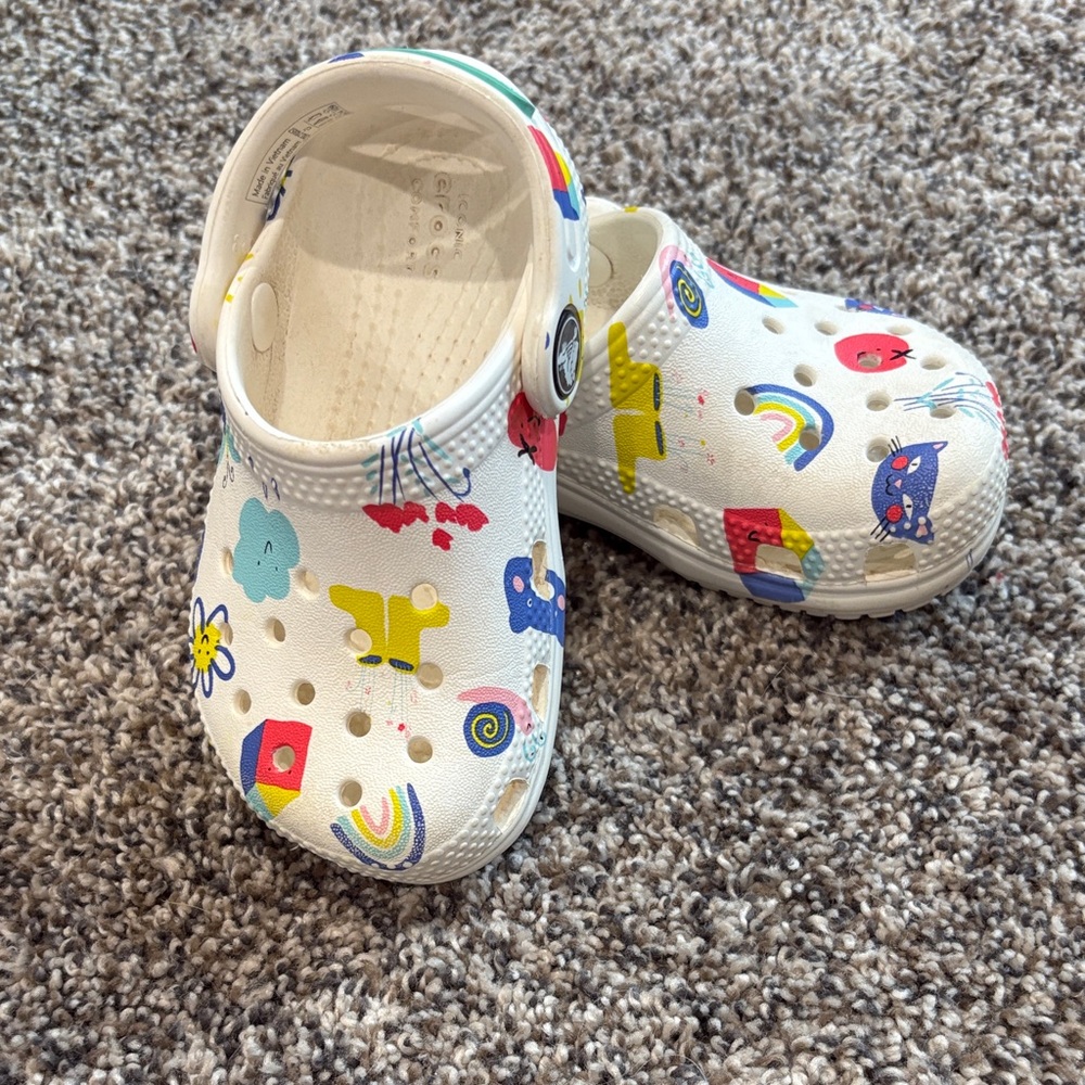CROCS Kids White Sandals with Colorful Patterns